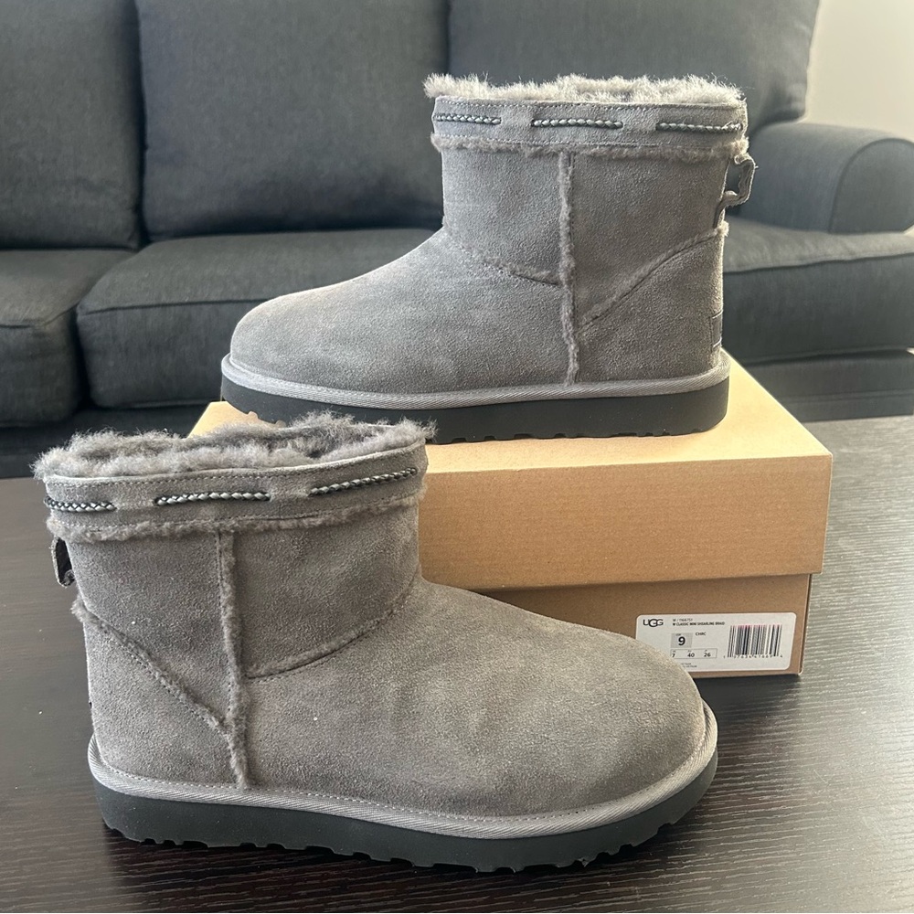 UGG CLASSIC MINI SHEARLING BRAID BOOT